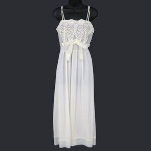 Gillbreath Nylon Nightgown Womens 32 White Coquette Dainty Romantic Vintage 60s